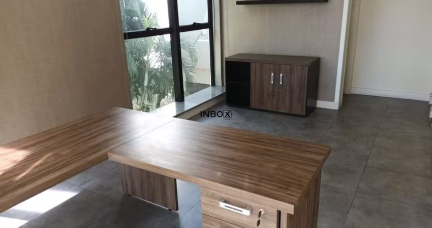 Conjunto Comercial na 24 de Outubro