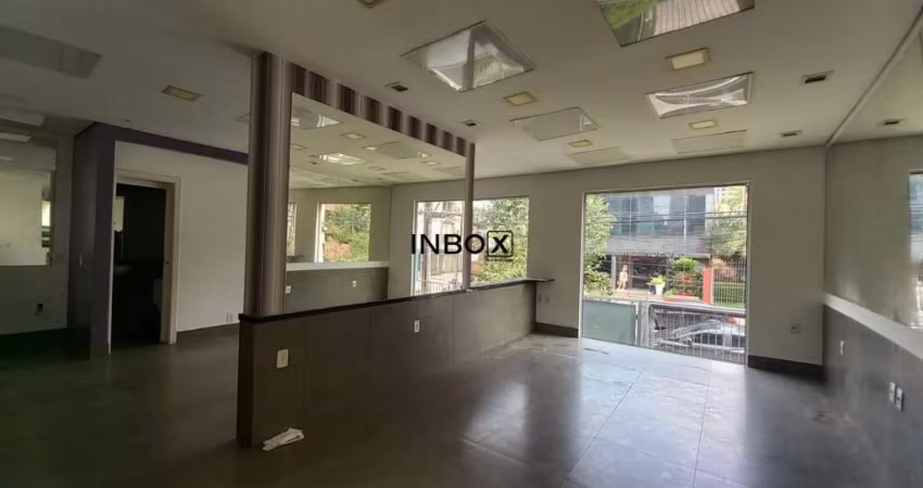 INBOX CIA IMOBILIARIA VENDE Excelente Casa Comercial, toda reformada com 240 m² privativos e 6 vagas na Auxiliadora.