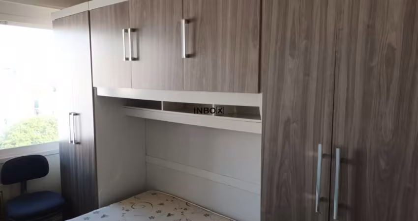 Apartamento com um dormitório 100% mobiliado com uma vaga de garagem