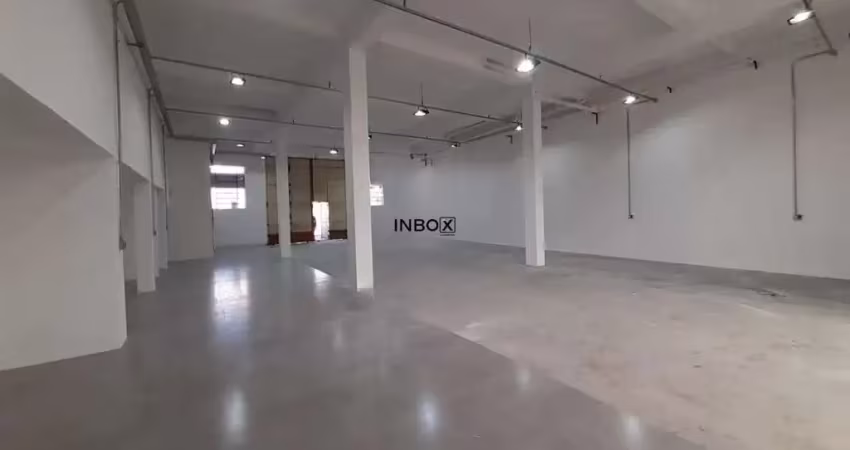 Pavilhão novo e reformado, com 680m² e acesso fácil às rodovias