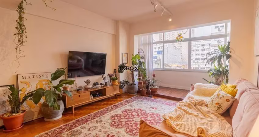 Amplo apartamento com 111m², 2 dormitórios e vaga de garagem