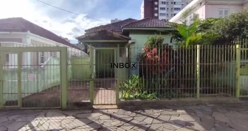 Casa com 03 dormitórios e 4 vagas no menino deus, porto alegre