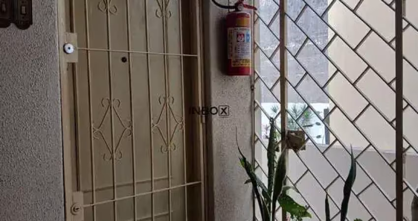 Apartamento de dois dormitórios bairro santa cecília porto alegre.