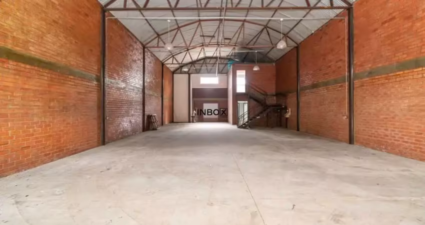 Pavilhão comercial com 350m² disponível para venda ou locação