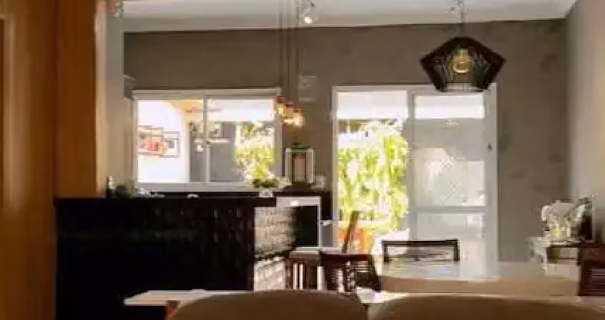 Lindo Sobrado em Condomínio Fechado no Jardim Avelino!