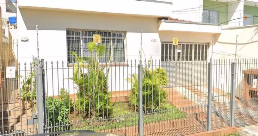 Casa térrea com 2 residências. Terreno 10 X 30. 300m².