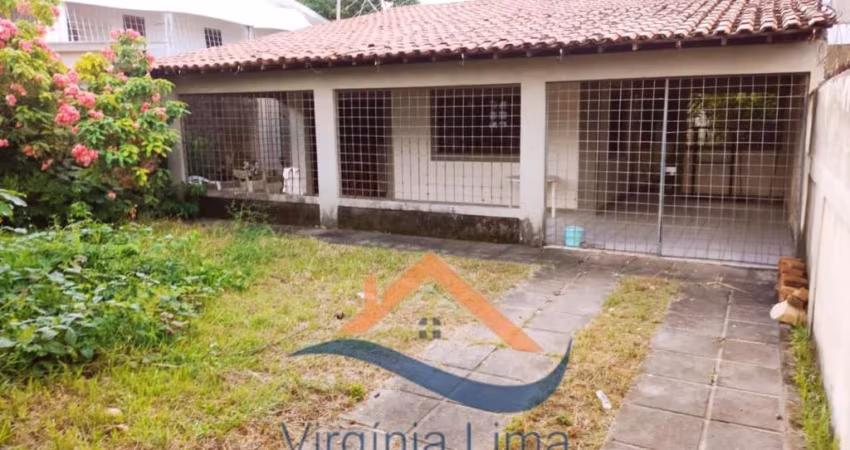 Casa ampla com jardim para venda com 4 quartos sendo 1 suíte em Pau Amarelo - Paulista - PE