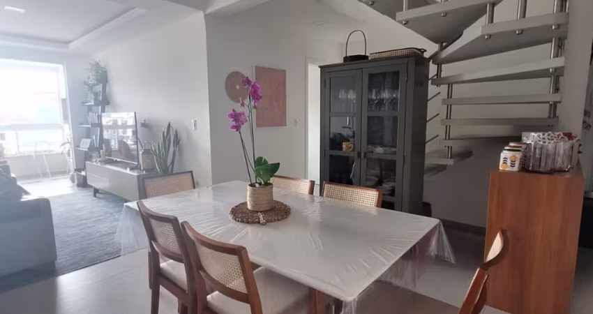 Apartamento semi mobiliado a 800 metros do mar