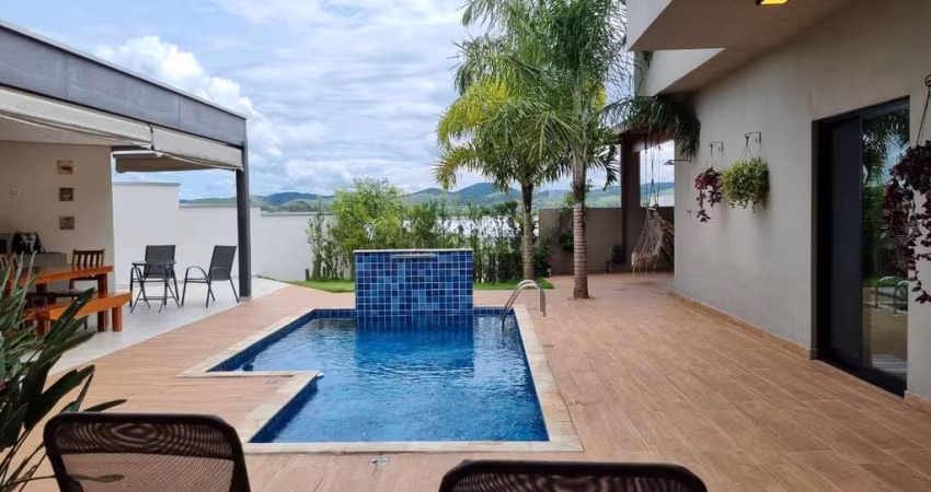 Casa térrea  com 881m² de lote e 341m² de área edificada