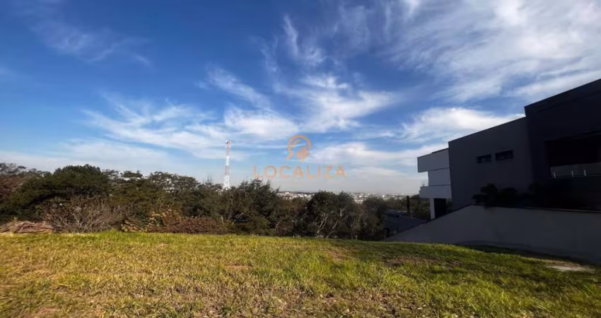 Terreno à venda em São José dos Campos-SP, no Condomínio Reserva do Paratehy, com 1.385,85 m² de área.