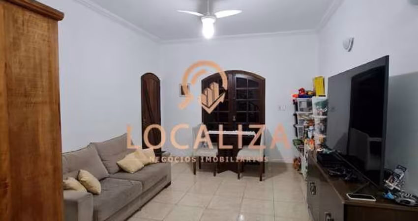 Casa de alto padrão para venda ou locação em São José dos Campos-SP, no Parque dos Ipês: 3 quartos,  2 salas, 3 vagas, 304,15m².