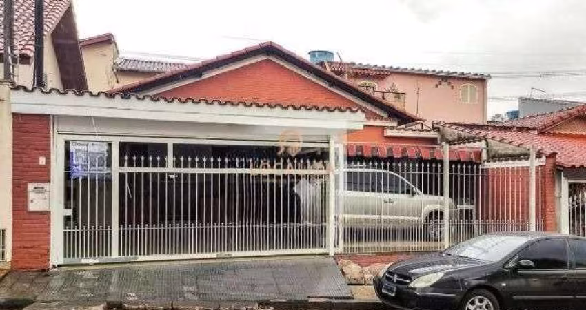 Imperdível oportunidade: Casa à venda no Super Quadra Morumbi, São Paulo-SP! 3 quartos, 1 sala, 1 banheiro, 4 vagas de garagem, 200m².