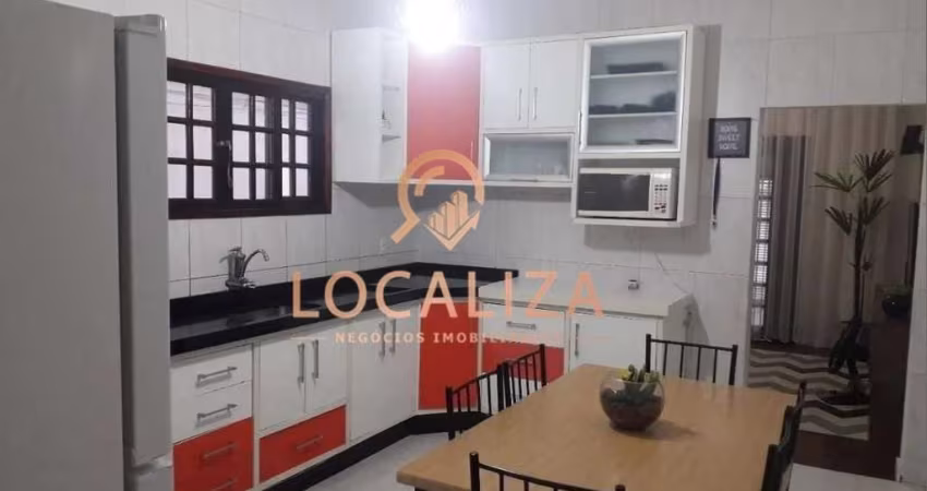 Casa Sobrado / Jardim Santa Inês I / 03 Dormitórios sendo 01 suíte / 160m² / São José dos Campos
