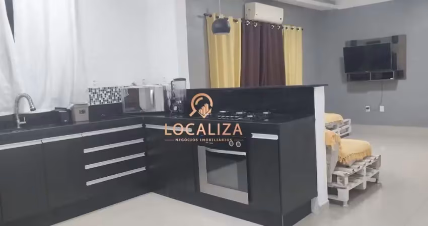 Casa com Piscina e Kitnets/ Balneário dos Golfinhos/ 08 Dormitórios/360m²/ Caraguatatuba