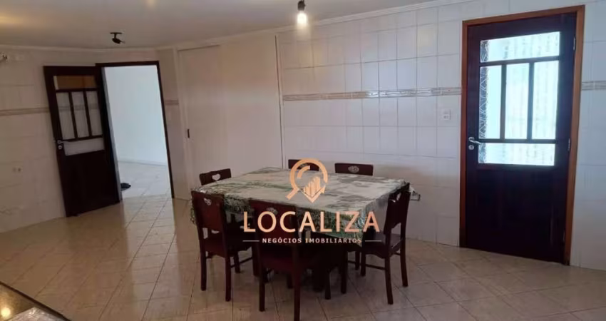 Imóvel de luxo no Jardim Satélite: Casa com 4 quartos, 3 suítes e 5 vagas de garagem em São José dos Campos-SP