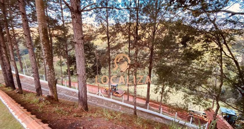 Sítio à Venda com Casa Reformada e Estrutura Completa em Monteiro Lobato/SP: 3 Quartos, 1 Suíte, 2 Salas, 2 Banheiros, 24.200 m²!
