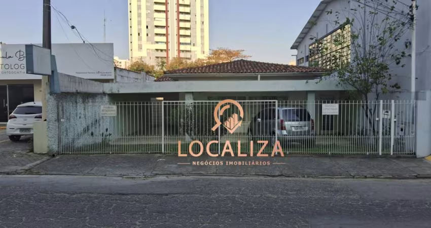 Excelente oportunidade: Casa comercial à venda na Vila Adyana, São José dos Campos-SP - 3 quartos, 2 salas, 4 vagas de garagem - 363,00 m² de área total
