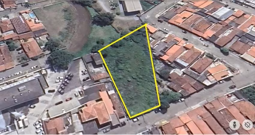 Excelente área / 2000 m² / Projeto aprovado para construção de apartamentos / Excelente localização / Jacareí.