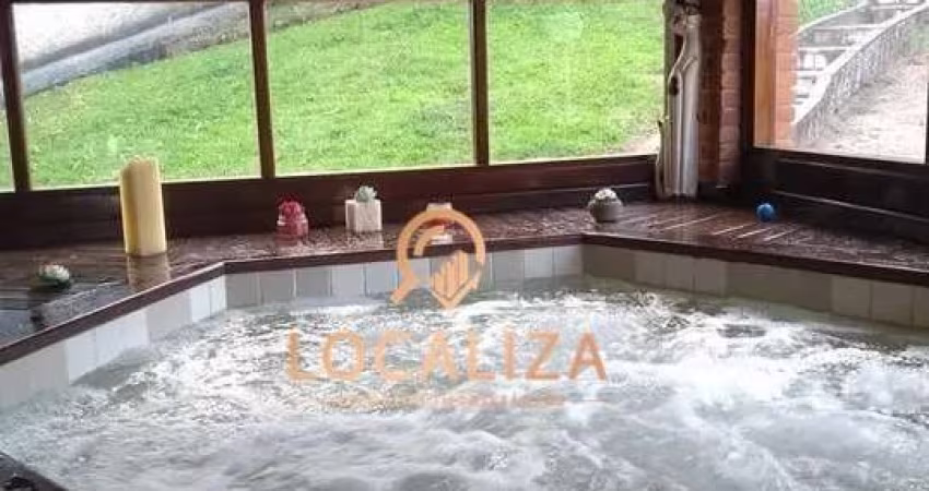 Chácara de Luxo à Venda em Jacareí-SP! 4 Quartos, 3 Suítes, Piscina, Campo de Futebol e Muito Mais! Venha Conferir!