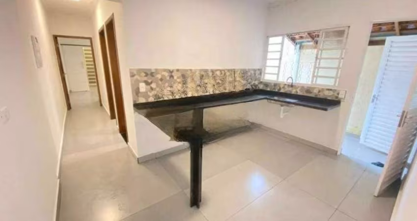 Casa / Condominio São Lourenço/ 02 dormitórios /1 suíte / 02 vagas/ 86m² A/C / 160m² AT / Jacareí- Sp.