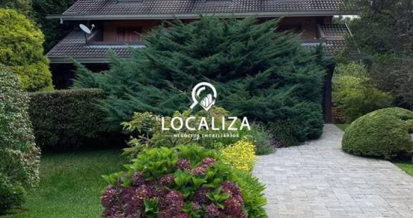 Espetacular Casa á Venda com 3 Suítes em 235 M2 num Terreno de 2.546 M² em Campos do Jordão - SP