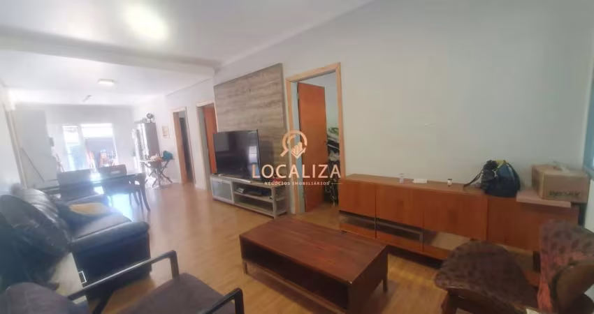 Casa com Edícula / Jardim Oriente / 03 Dormitórios sendo 01 suíte / 302m² / São José dos Campos