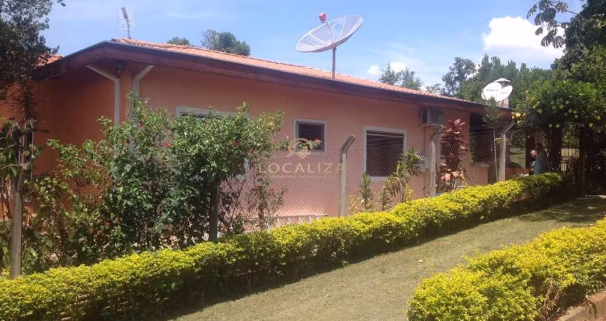 Chácara à venda em São José dos Campos-SP - Primavera 1b: 3 quartos, 2 suítes, 4 banheiros, 2 vagas, 2.870m².
