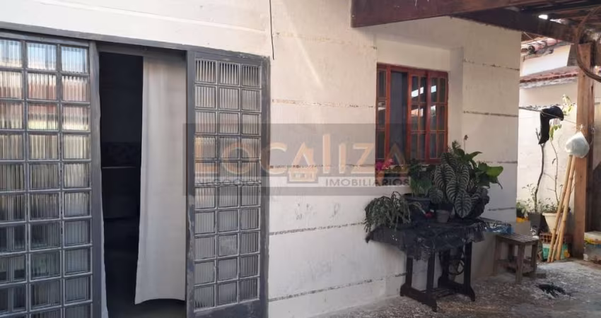 Imperdível: Casa à venda em São José dos Campos-SP, Jardim Motorama! 2 quartos, 1 sala, 2 banheiros, 3 vagas, 165m².