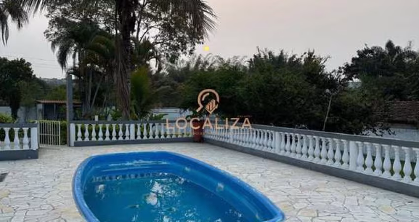 Chácara Linda Chácara com piscina e campinho Caçapava-SP: 3 quartos, 1 suíte, 2 salas, 2 banheiros, 2 vagas de garagem, 120 m² de área na Vila Velha.
