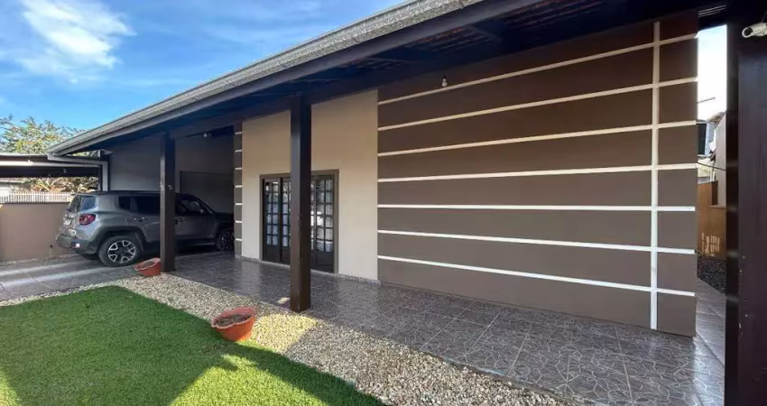 Casa com 3 quartos à venda na Rua Hertha Jahn Martin, 35, Adhemar Garcia, Joinville