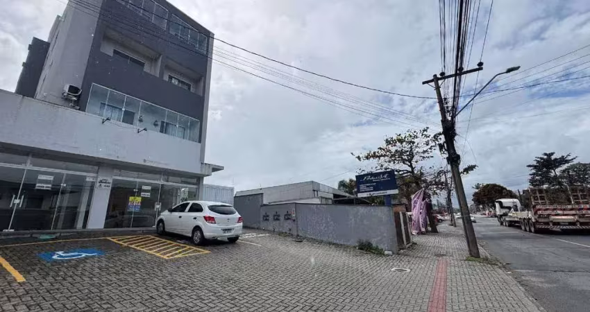 Apartamento com 02 quartos para alugar no guanabara