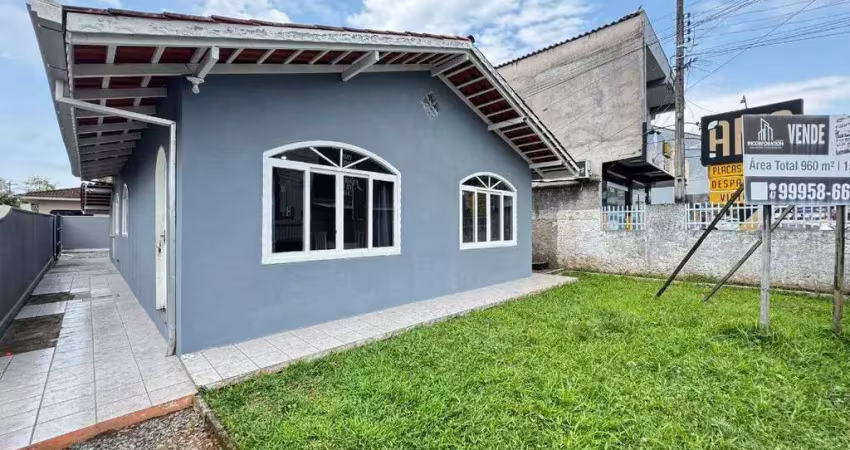 Casa com 3 quartos para alugar na Rua Monsenhor Gercino, 1165, Itaum, Joinville