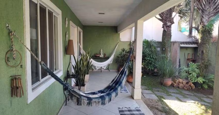 Condomínio vargem pequena 4 quartos