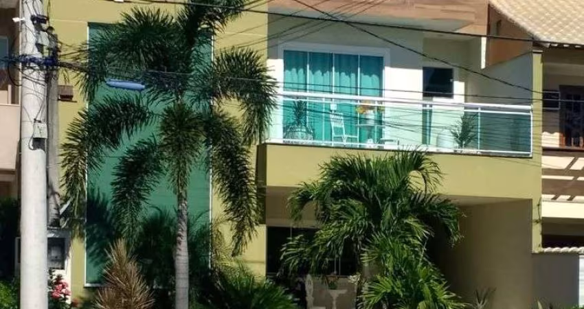 Espetacular casa em condomínio de alto padrão, Cachamorra