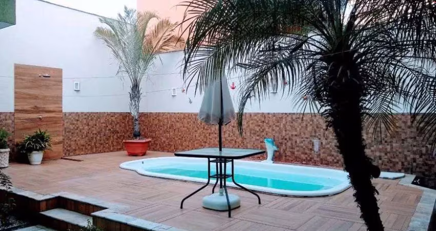 Espetacular casa em condomínio de alto padrão, cachamorra