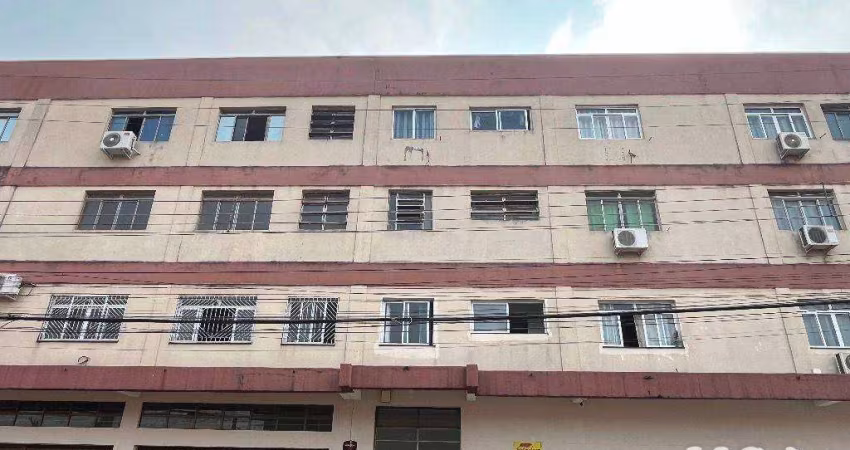 Apartamento com 3 dormitórios à venda por R$ 400.000,00 - Edifício Irala - Foz do Iguaçu/PR