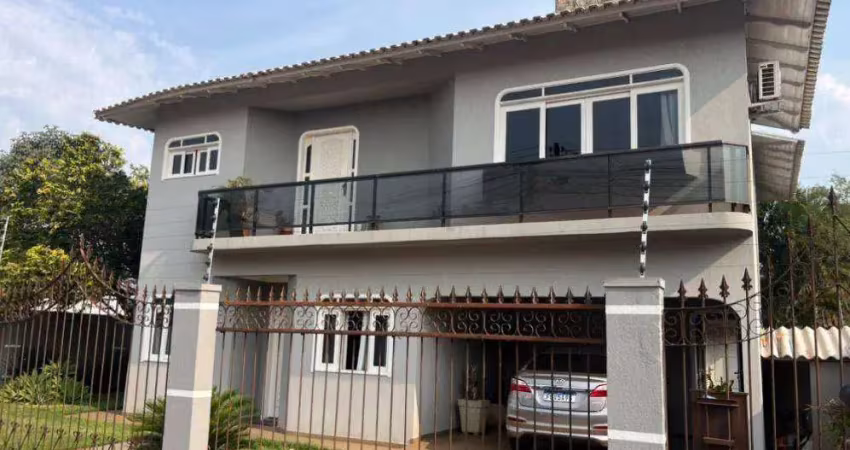 Sobrado com 4 dormitórios à venda, 282 m² por R$ 1.400.000,00 - Jardim Ipê - Foz do Iguaçu/PR