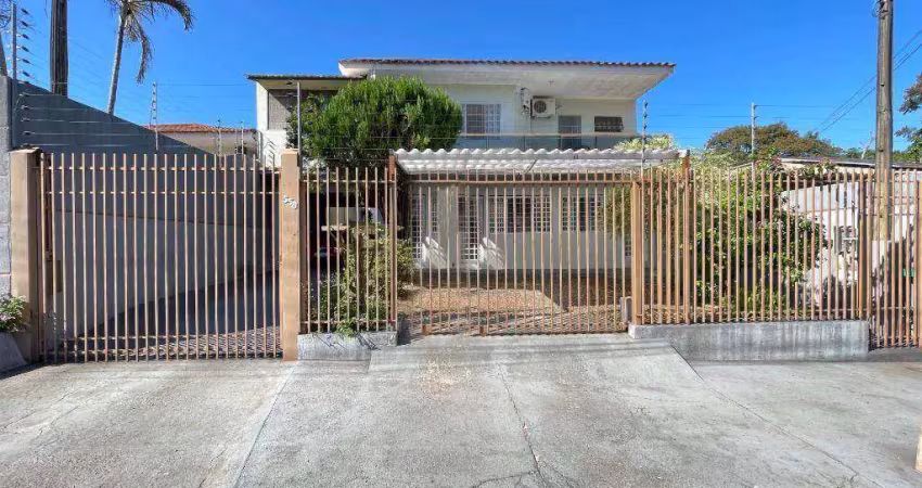 Sobrado com 3 dormitórios à venda, 230 m² por R$ 790.000,00 - Jardim das Laranjeiras - Foz do Iguaçu/PR