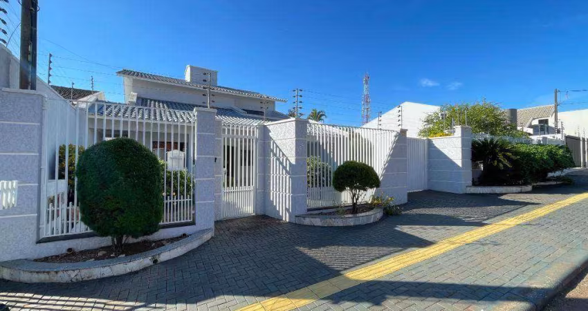 Sobrado com 5 dormitórios à venda, 483 m² por R$ 2.500.000,00 - Jardim Panorama - Foz do Iguaçu/PR