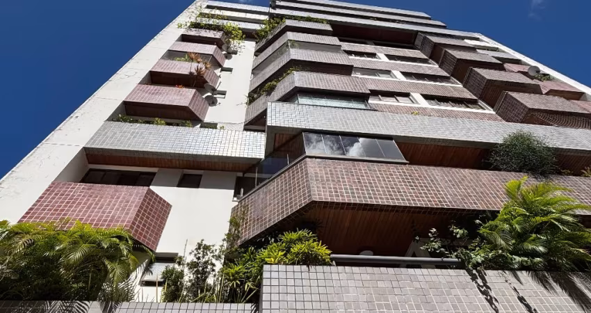Apartamento 3/4 01 Suíte 02 Garagens a Venda no Caminho das Arvores Salvado Bahia