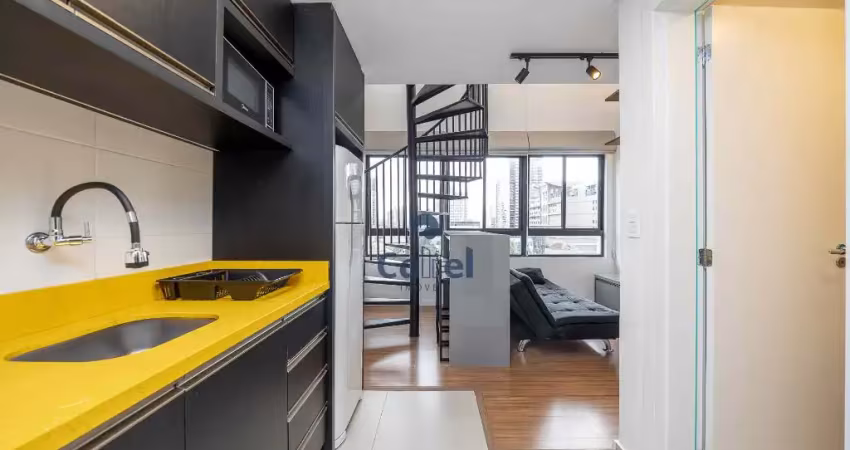 Duplex finamente mobiliado no centro com vaga, raridade
