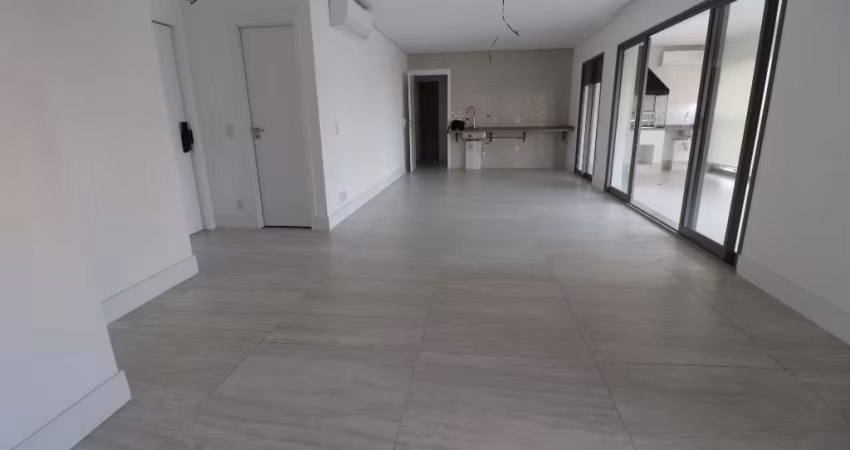 Lindo apartamento, novo, nunca habitado, ao lado do metrô!