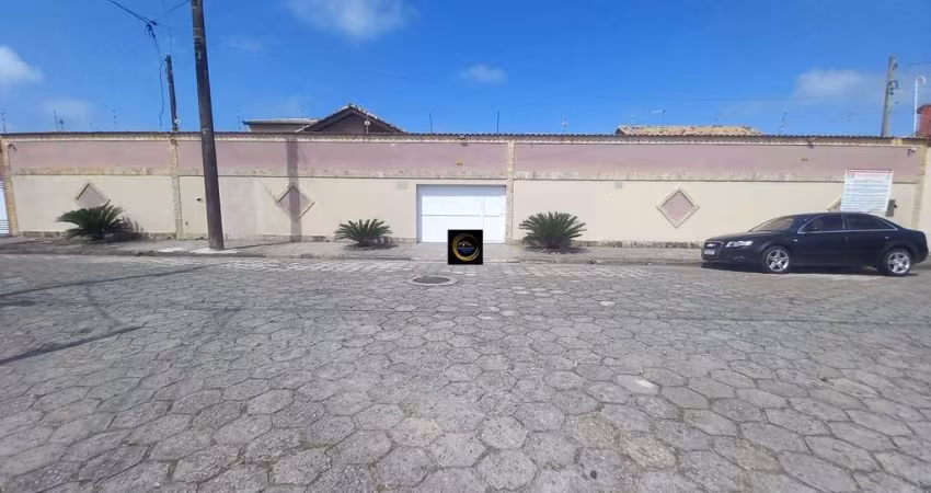 Casa em Mongaguá com 8 dormitórios