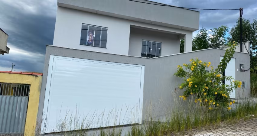 Linda casa à Venda no bairro Alto Paraíso em Resende