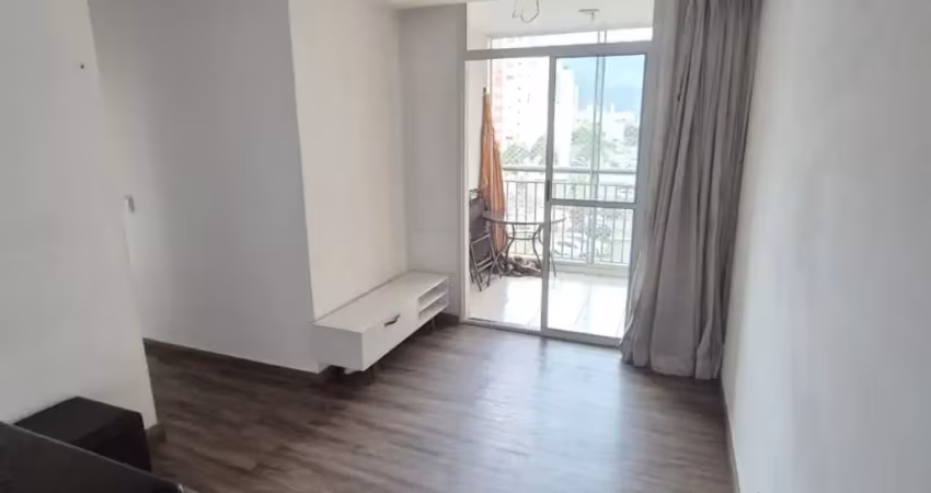 Venda apartamento dois quartos. cond. caminhos da barra .