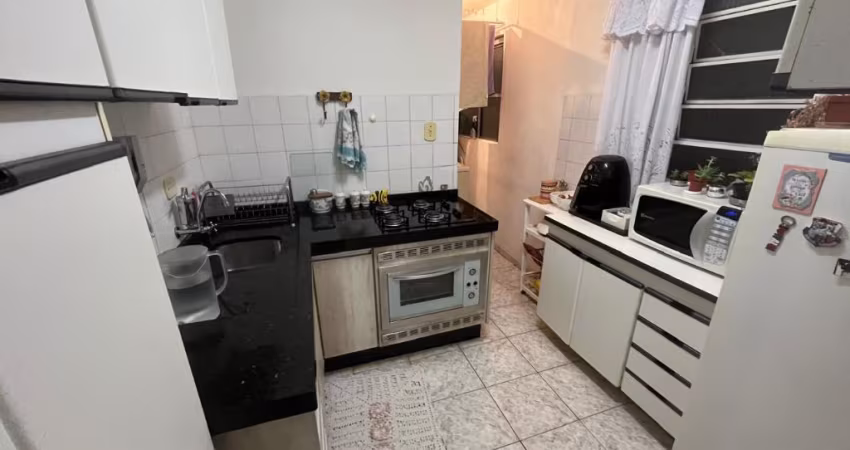 Apartamento a venda com 57 metros de área útil, 3 quartos, 1 banheiro. Res Aimara II, Londrina.