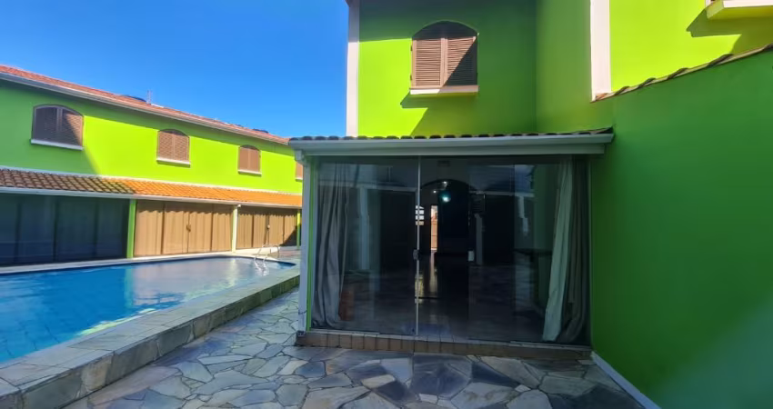 Oportunidade em Sobrado em Condomínio no Indaiá