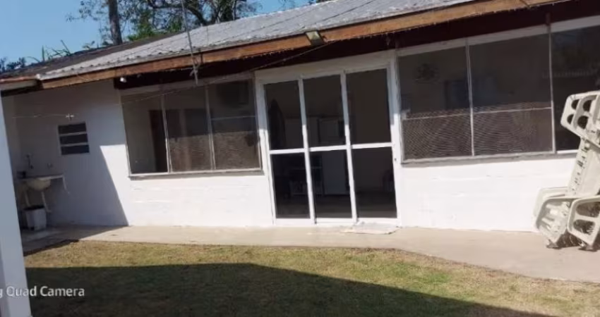 Edícula para locação, em terreno compartilhado no Massaguaçu