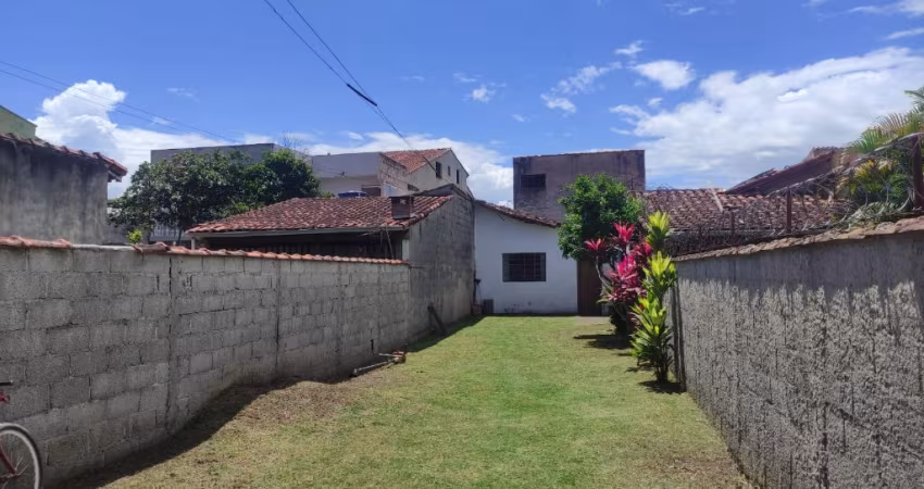 Edícula em Porto Novo, à 100m da Praia.