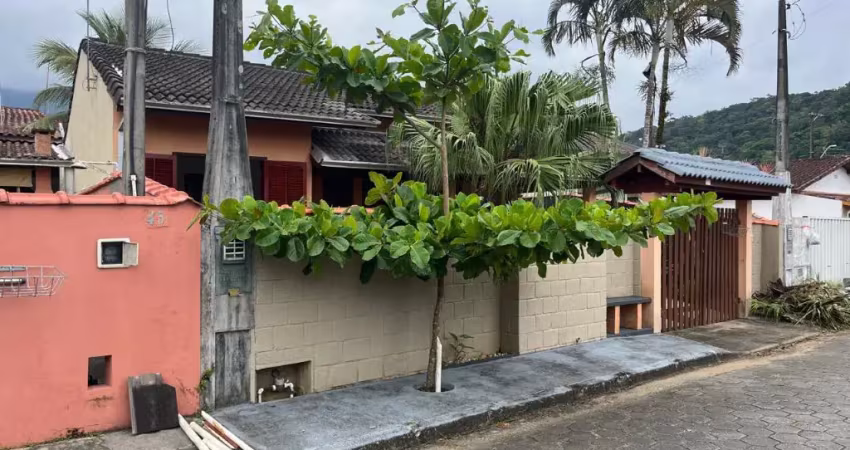 Casa mobiliada para locação definitiva na praia do massagaçu - caraguatatuba